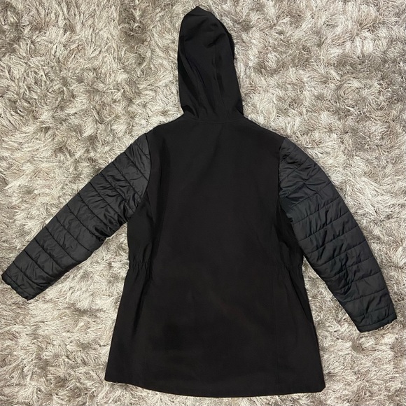 New Balance women black long sleeves, zip up, hooded jacket. Size 1X. Used. - Picture 4 of 7